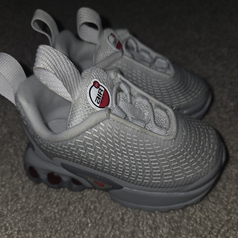 Nike Air Max DN Size 4c